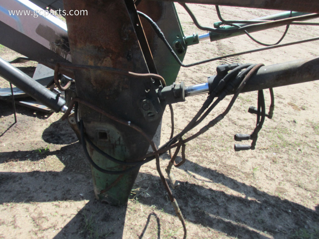 740 LOADER 7FT W/ GRAPPLE